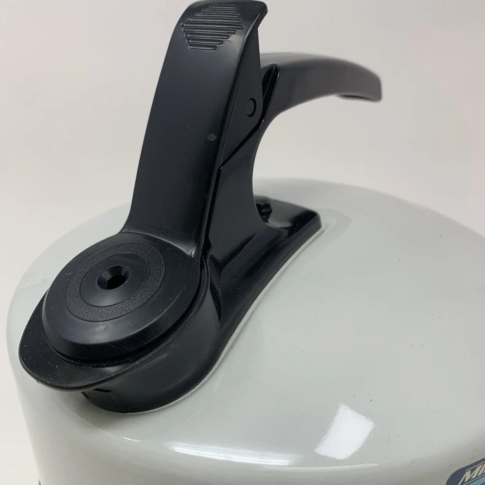 Vtg NEW Mirro 2.5 Qt Whistling Tea Kettle White Made in USA - *Has Flaw*
